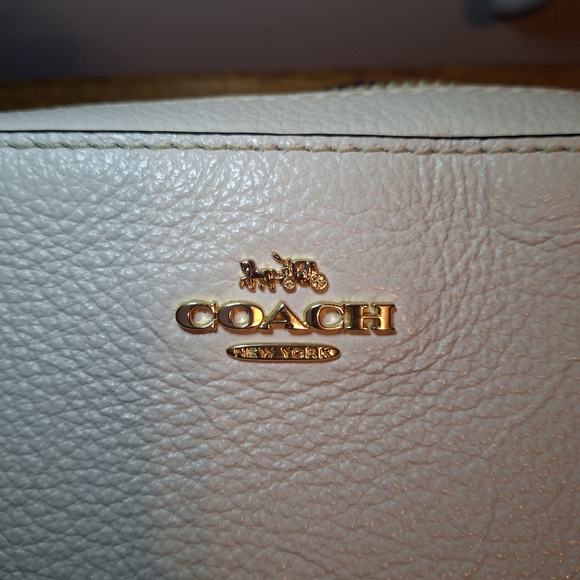 Coach Crossbody Bag - Picture 4 of 12